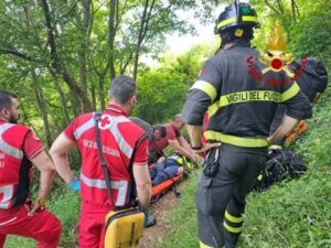 Genova Soccorso escursionista scivolato in una scarpata per 15 metri 1