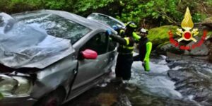 Genova dormono in una piazzola nella Val Fontanabuona 1