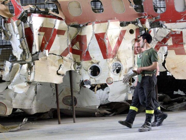 Ustica, 45 anni fa la strage. Mattarella: “Tragedia tra le più oscure e laceranti”