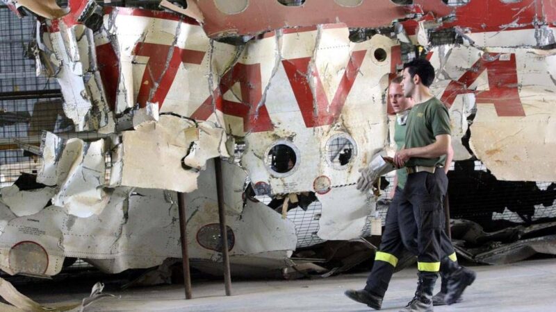Ustica, 45 anni fa la strage. Mattarella: “Tragedia tra le più oscure e laceranti”
