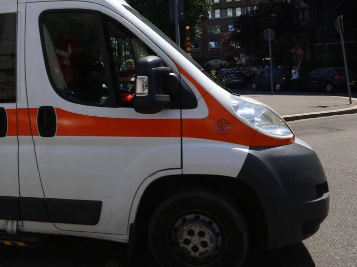 Tenta di dare fuoco all’ex moglie con alcool e accendino: arrestato a Bari
