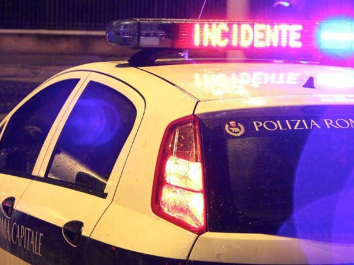 Roma, mamma e figlio di 4 anni investiti da auto pirata sulla Casilina