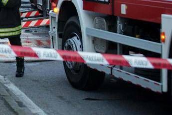 Roma, scontro tra tre auto sulla provinciale per Capena: 3 feriti gravi