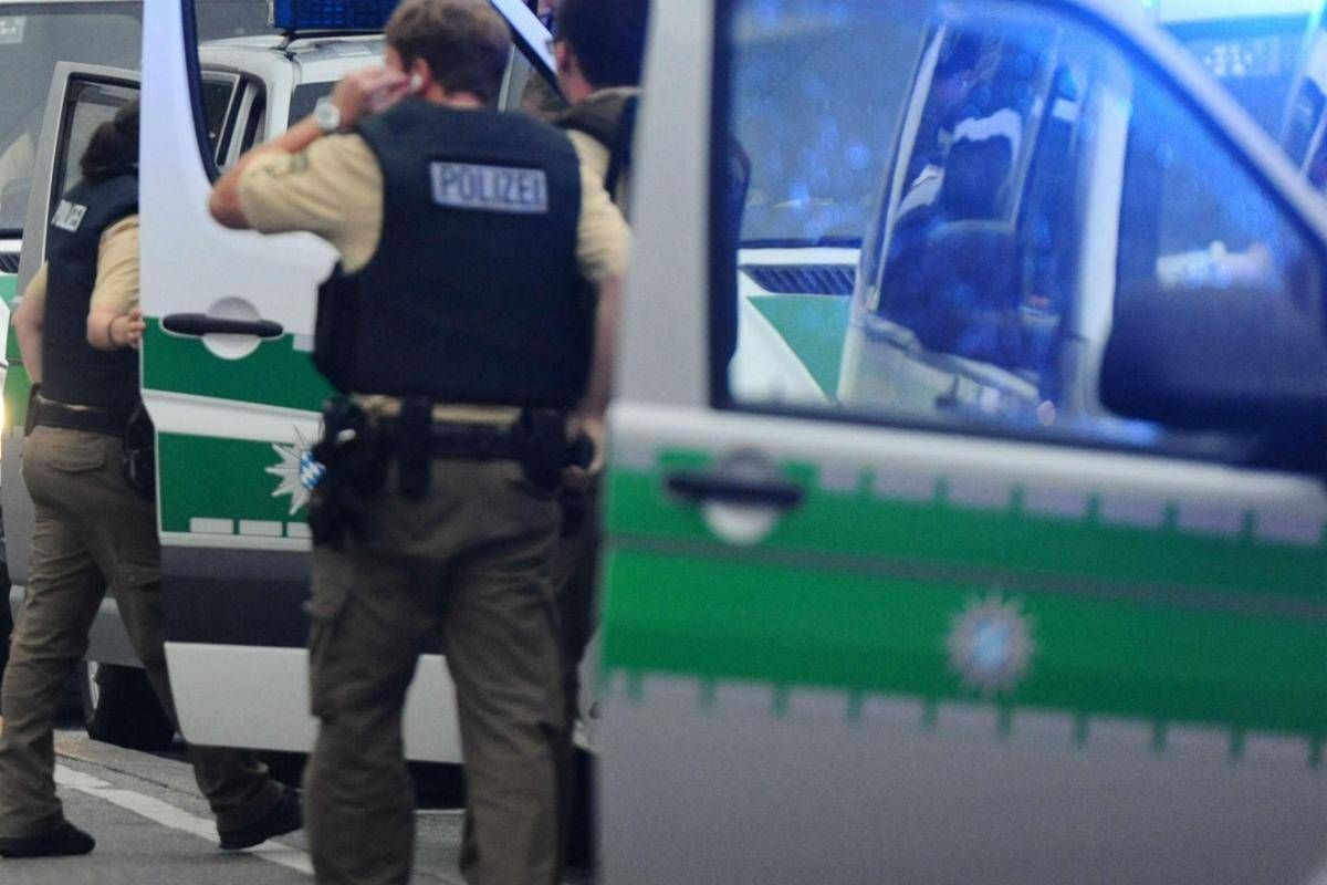 Germania, esplosioni e spari a Monaco di Baviera: un morto