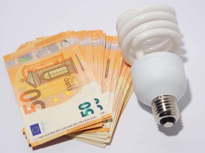 Bolletta luce e gas, dal primo luglio arriva ‘scontrino energia’