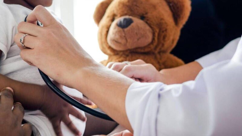 “In Italia mancano 500 pediatri”, il report della Fondazione Gimbe