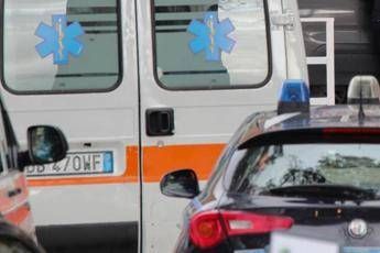Roma, spari contro un’auto a Vitinia: ferito un uomo, è grave