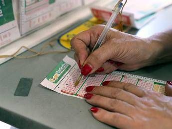 Superenalotto, numeri e la combinazione vincente 17 maggio 2025