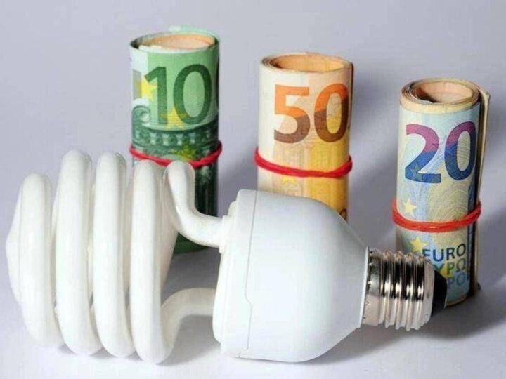 Bolletta luce, nel terzo trimestre +1,9% per clienti vulnerabili in maggior tutela