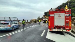 Incidente A10 scontro mezzi pesanti 2