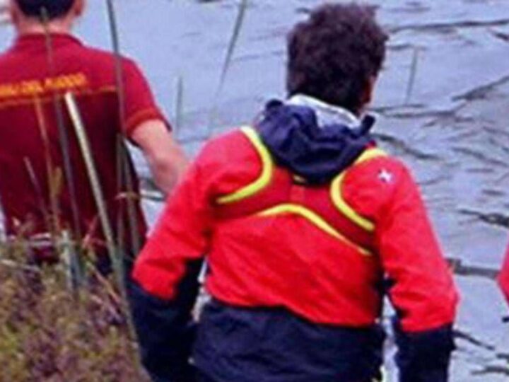 Macabra scoperta in centro a Pisa, trovato cadavere nell’Arno