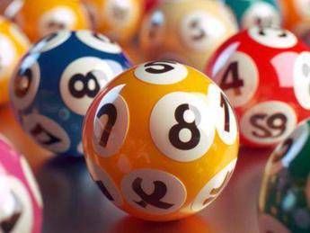 Superenalotto, numeri combinazione vincente oggi 3 maggio