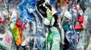 Bottiglie plastica riciclo 1