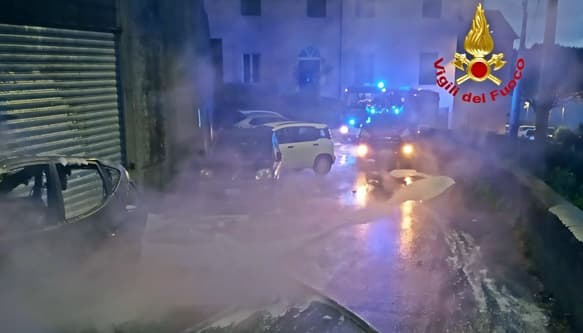 Brucia auto a Crevari, sulle colline di Genova