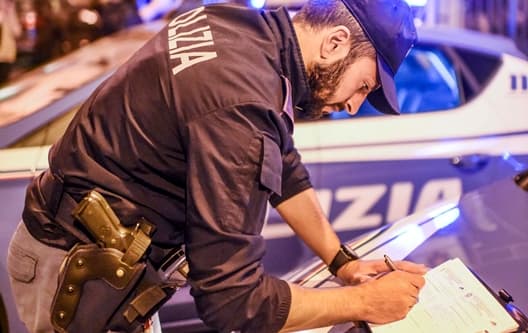 Genova fermato con un etto di droga e recidivo, 21enne arrestato
