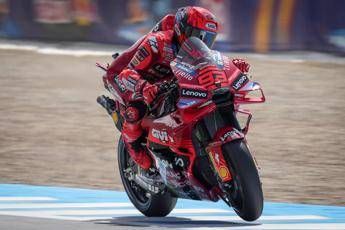 MotoGp Francia, Marc Marquez vince la sprint e torna in vetta al Mondiale. Cade Bagnaia