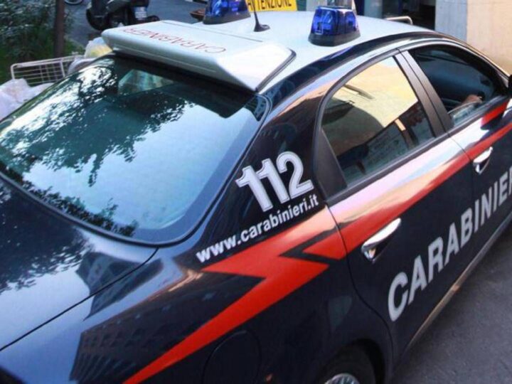 Napoli, esplosione in centro: donna estratta viva dalle macerie