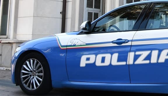 Sanremo 44enne botte per tutti: compagna, figlia minore e agenti, arrestato