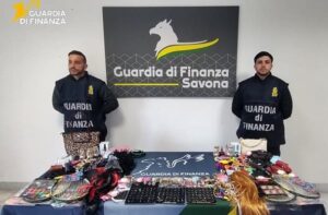 Savona sequestrati oltre 18 mila articoli non conformi