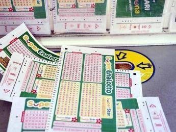 SuperEnalotto, numeri combinazione vincente oggi 16 maggio