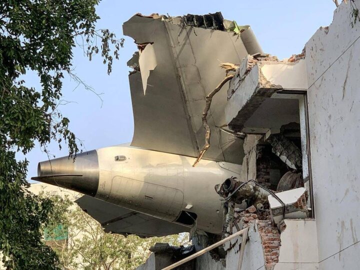 Aereo caduto in India, “tutte le piste restano aperte, anche il sabotaggio”