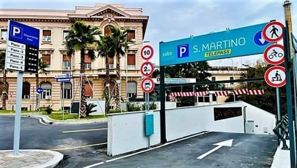 Aggressione cani a Chiavari, la 53enne trasferita in reparto