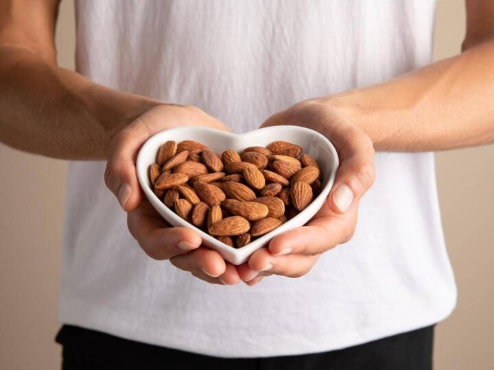 Alimentazione, esperto: “Mandorle e frutta a guscio migliorano salute cardiometabolica”