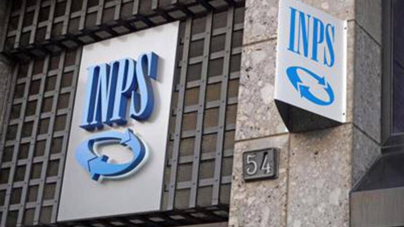 Assegno inclusione, sms Inps a 360mila famiglie: domande dal 1° luglio