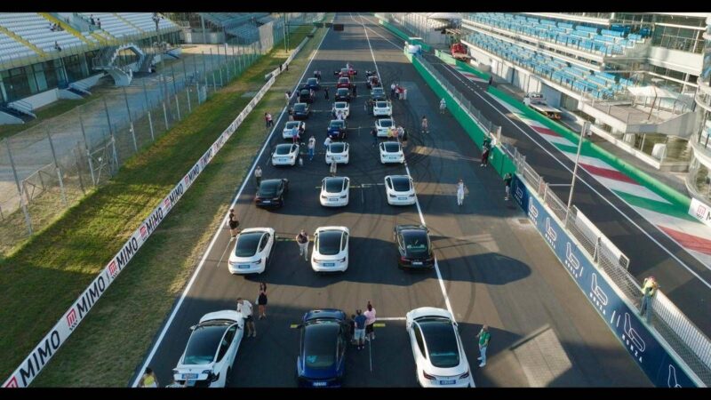 Automobilismo, oltre 100 Tesla a Monza in griglia di partenza per il primo Light Show su circuito F1