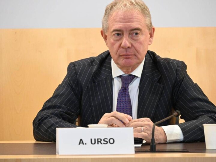 Biotech, Urso: “Per innovazione lavoriamo a legislazione dedicata come il Biotech Act”