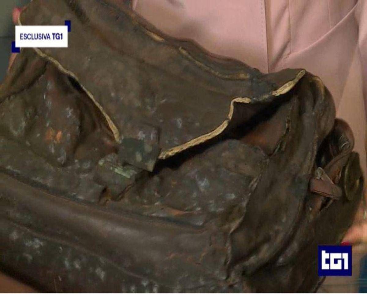 Borsellino, mostrata per la prima volta la sua borsa
