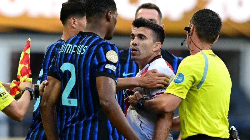 Dumfries-Acuna, rissa durante Inter-River Plate: cosa è successo – Video