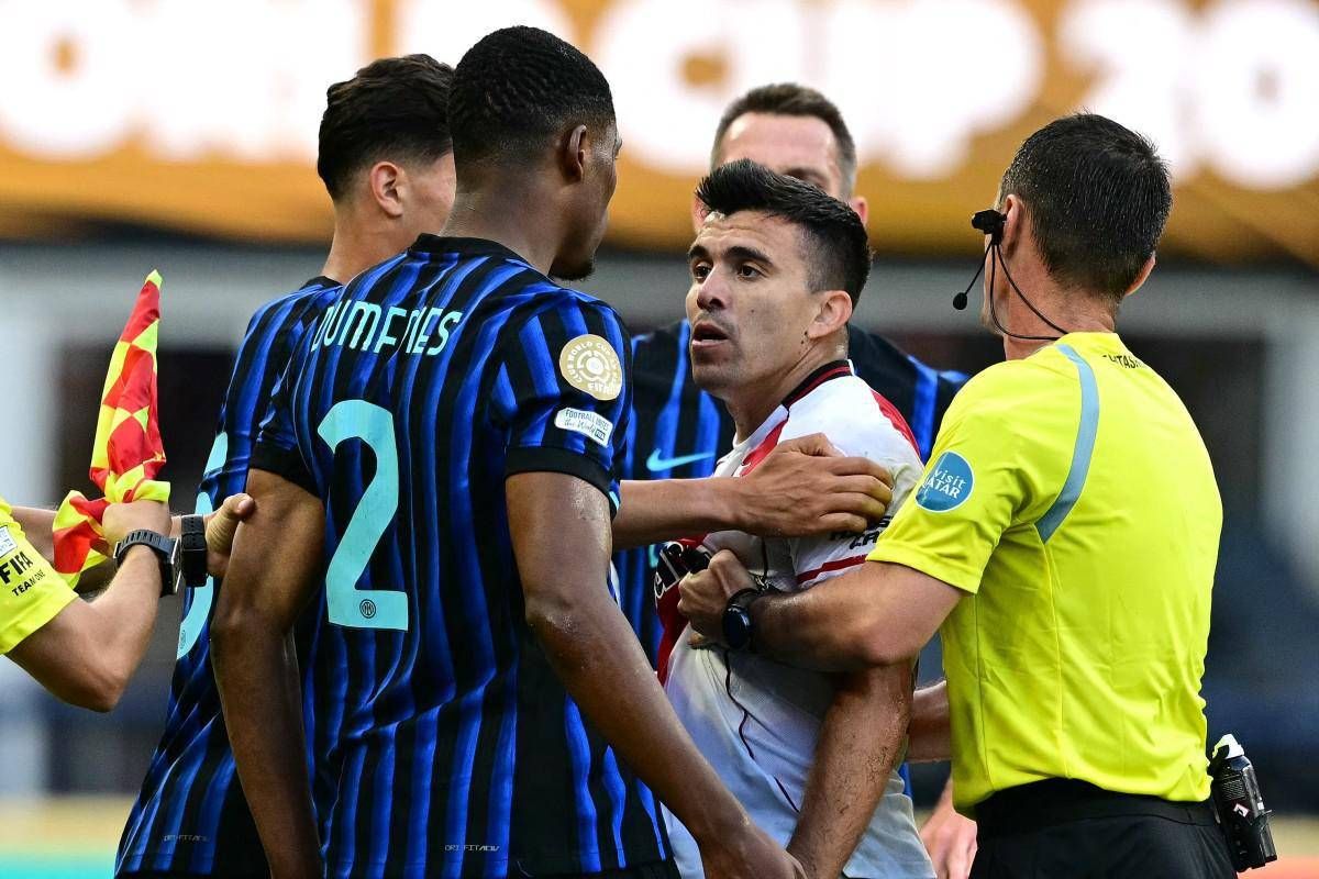 Dumfries-Acuna, rissa durante Inter-River Plate: cosa è successo – Video