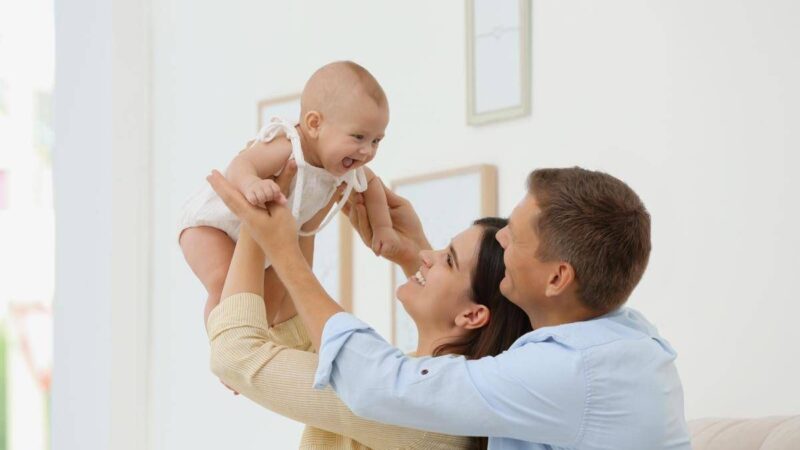 Fecondazione, l’età del padre conta: se è over 45 più rischi di aborto e insuccesso