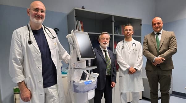 Fondazione “Una Mano per gli Altri” dona due ecografi al Santa Corona