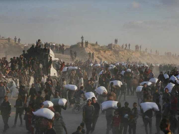 Gaza, media: “Uccisi 9 palestinesi in coda per gli aiuti”