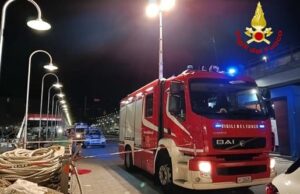Genova Scappa e si getta in mare 10