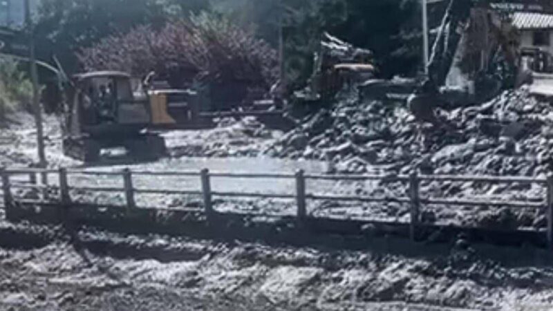 Maltempo, esondazione a Bardonecchia: torna incubo a due anni dall’alluvione. Sindaca: “Restate in casa”