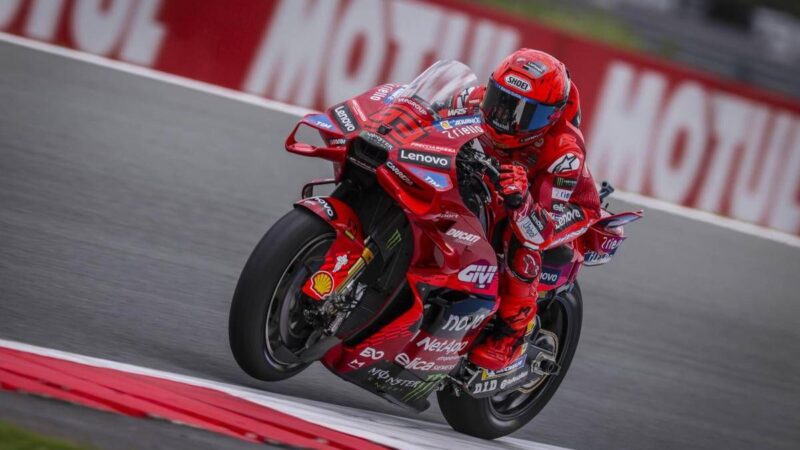 MotoGp, Marc Marquez vince gara sprint ad Assen. Quinto Bagnaia