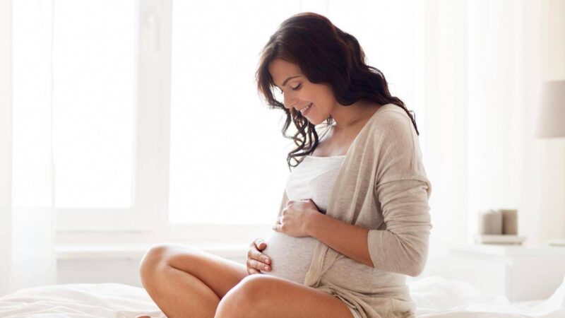 Natalità, dallo smog al clima: tutti gli effetti sulla fertilità