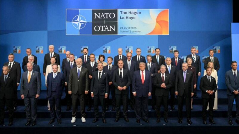 Nato, i leader all’Aja: “Per difesa 5% Pil entro 2035. Impegno su articolo 5”