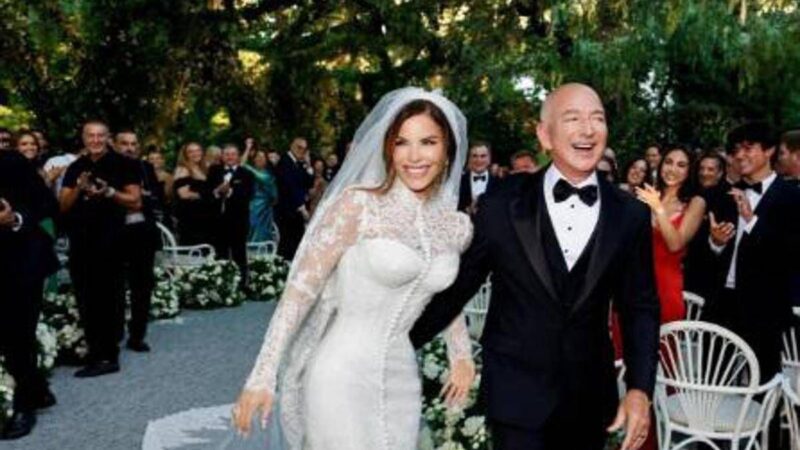 Nozze Bezos, Lauren Sánchez svela nuovo cognome e abito da sposa su Instagram