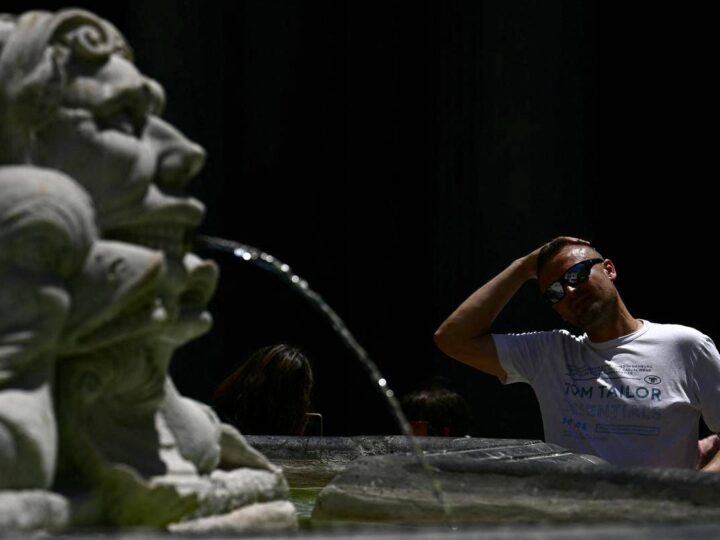 Ondata di caldo estremo in Italia, oggi 18 città bollino rosso: domenica sanno 21