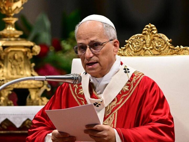 Papa, messa a San Pietro: imposto il Pallio ai nuovi metropoliti