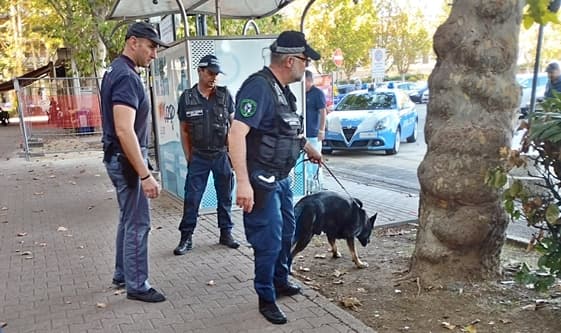 Polizia Asti controlli amministrativi in centro, sanzioni per 6 mila euro