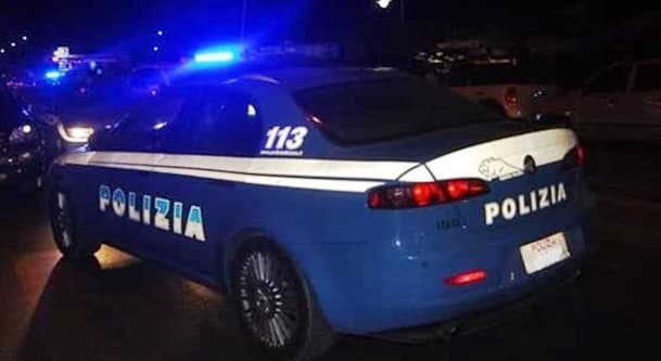 Genova danneggia un distributore automatico con danni per 2.000 euro