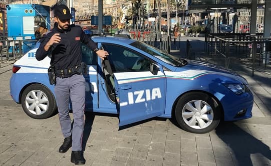 Genova ruba e aggredisce dipendente al supermercato, arrestato