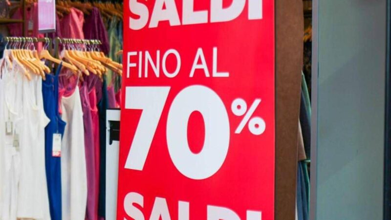 Saldi, la storia: nel periodo dell’Italia fascista le prime leggi sulle ‘vendite straordinarie’