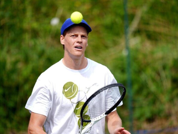 Sinner a Wimbledon, incognita erba e rischio infortuni: cosa dice l’esperto