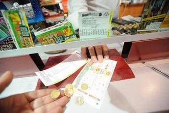 Superenalotto, numeri combinazione vincente 17 giugno